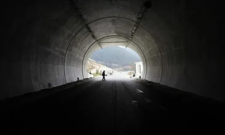 Tragjedi në Indi/ 25 punëtorë humbin jetën pas shpërthimit në tunelin e hidrocentralit