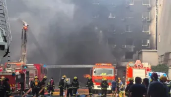 Tragjedi në Kinë, 28 viktima nga zjarri në një fabrikë këpucësh