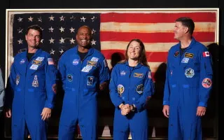 Tre muaj pas fluturimit rekord, astronautët e Artemis II vizitojnë anijen e tyre