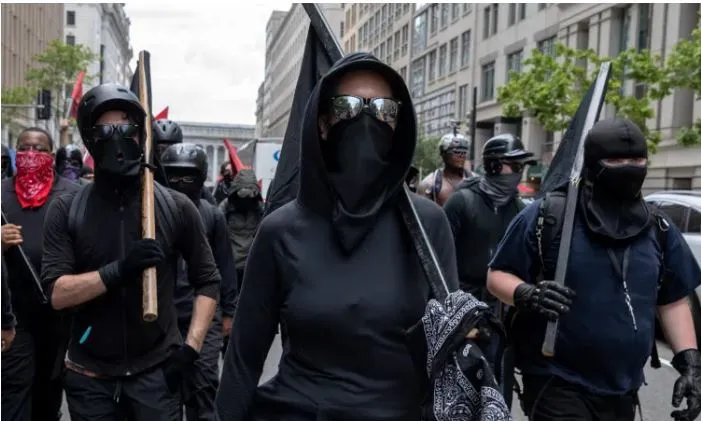 Trump kundër ANTIFA-s. Debati për “terrorizmin e kuq” dhe frika për zgjerimin e luftës politike
