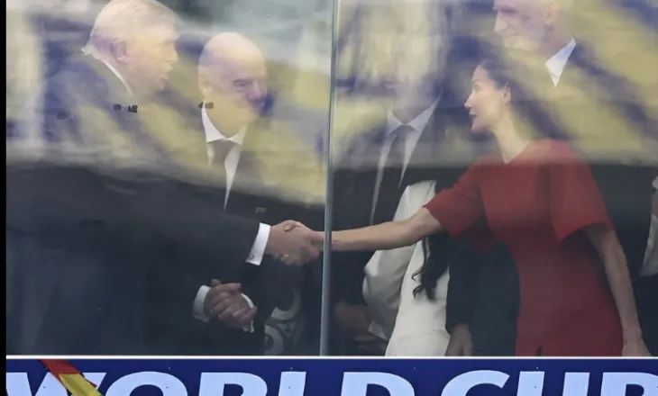 Trump ndjek nga stadiumi finalen e Botërorit mes Spanjës dhe Argjentinës