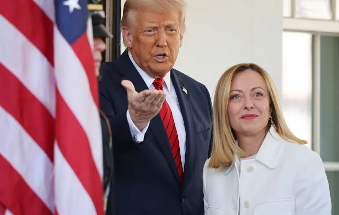 Trump poston foton e Melonit: Nevojitet urdhër kufizues