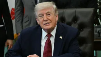 Trump rrit tensionet me Teheranin, paralajmëron rikthimin e bllokadës: Mund të godasim Iranin sonte
