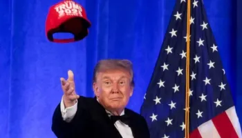 Trump sulme dhe batuta në “Darkën e Korrespondentëve”: Do kandidoj sërish për president