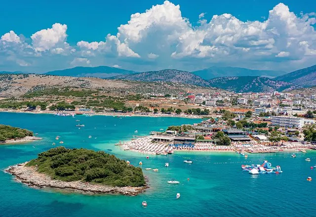 Turizmi në rritje/ Kostoja e jetesës sfidon pushimet për shqiptarët