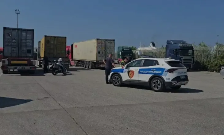 U përplas nga kamioni brenda Portit të Durrësit, ndërron jetë shtetasi nga Kosova