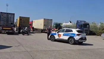 U përplas nga një kamion në Portin e Durrësit, ndërron jetë 62-vjeçari nga Kosova