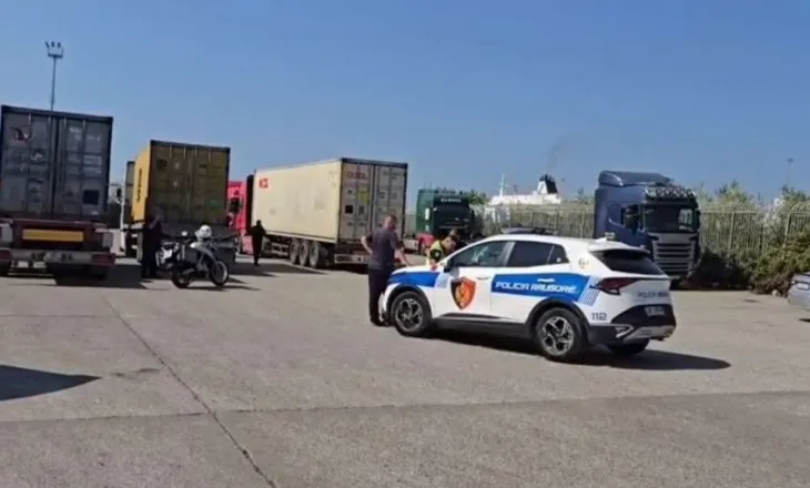 U përplas nga një kamion në Portin e Durrësit, ndërron jetë 62-vjeçari nga Kosova