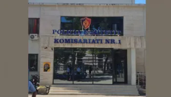U shoqërua gjatë raportimit, gazetarja Vjolanda Peca lirohet pas mbi dy orësh, reagon AGSH: Shkelje e lirisë së medias