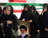 U vra në shkurt nga sulmet izraelito-amerikane, nisin homazhet 7-ditore për Khamenein, miliona njerëz priten në ceremoni
