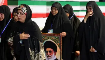 U vra në shkurt/ Nisin homazhet 7-ditore për Khamenein, miliona njerëz priten në ceremoni