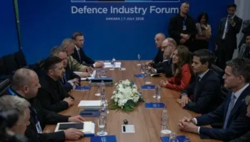 Ukraina dhe Holanda firmosin marrëveshje për mbrojtjen në Ankara
