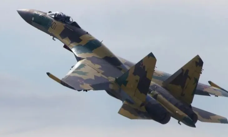 Ukraina publikon pamjet e rrëzimit të aeroplanit luftarak rus Su-35