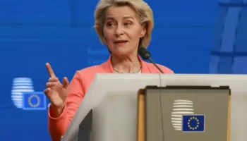 Ursula von der Leyen refuzoi ftesën për në finalen e Kupës së Botës