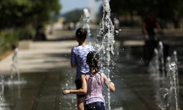Vala e të nxehtit në Francë, mbyllet një reaktor bërthamor për shkak të temperaturave të larta