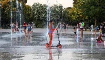 Valë ekstreme të nxehti në Greqi, alarm portokalli për temperatura deri në 43°C dhe rrezik maksimal zjarresh