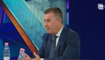 Vangjeli: Adresimi i shqetësimeve të protestuesve, prioritet urgjent! Nevojitet rishkrimi i Kushtetutës dhe rithemelimi i Republikës