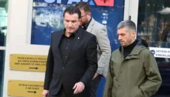 Veliaj rikthen në detyrën e sekretarit të përgjithshëm të Bashkisë Alban Dokushin