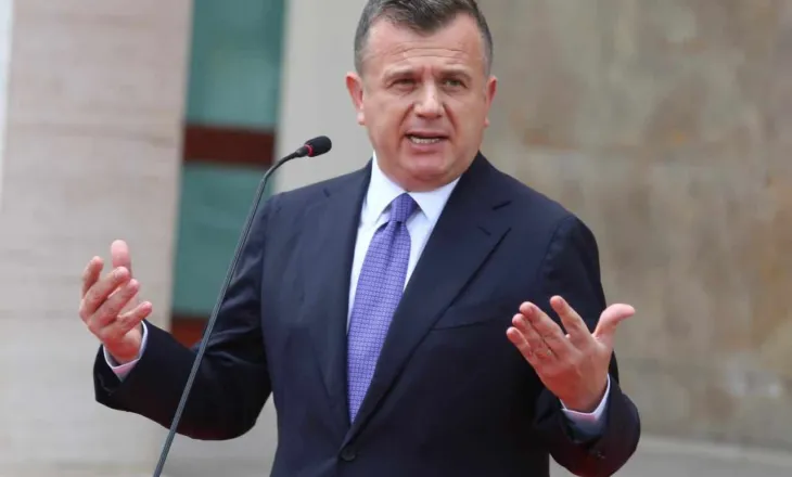“Vendimet për Aeroportin e Vlorës dhe Zvërnecin i firmosi Sali Berisha”, Balla publikon dokumentin (VIDEO)