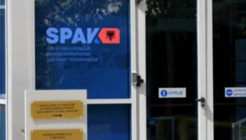 Vetëdorëzohet në polici i kërkuari nga SPAK, pjesë e grupit që transportonte drogë nga Brazili dhe Ekuadori