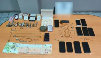 Vetëm 1 minutë për të realizuar grabitjen/ Çmontohet banda, sekuestrohen bizhuteri me vlerë 370 mijë euro (VIDEO)