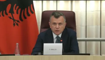 VIDEO / Aeroporti i Vlorës dhe investimi në Zvërnec, Balla replikon në Parlamentin Europian