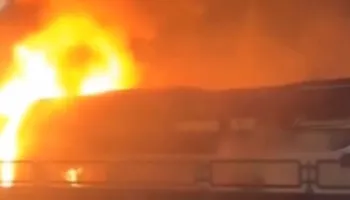 VIDEO/ Autobusi përfshihet nga flakët, 7 viktima dhe disa të plagosur