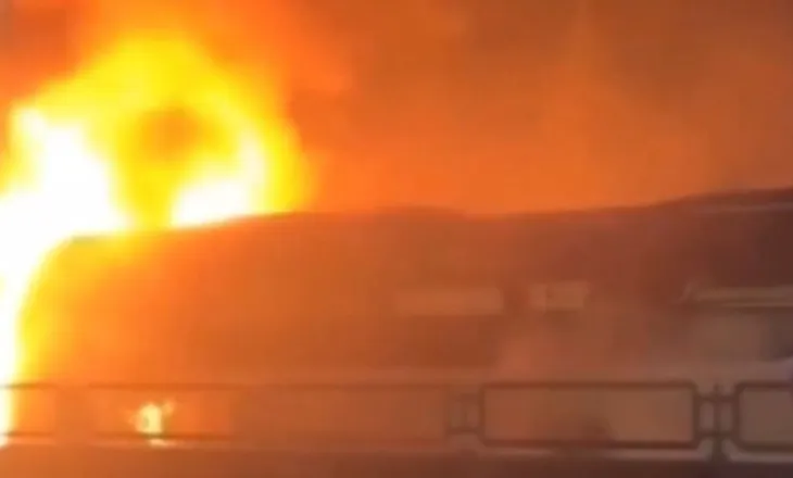 VIDEO/ Autobusi përfshihet nga flakët, 7 viktima dhe disa të plagosur