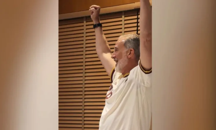 VIDEO/ Familja mbretërore spanjolle feston kualifikimin në finalen e Botërorit, Mbreti Felipe VI përgëzon trajnerin e kombëtares