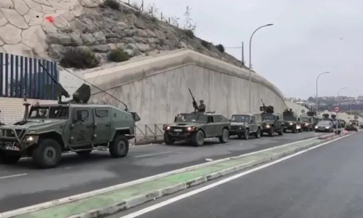 VIDEO/ “Lum” emigrantësh me not nga Maroku, Spanja mobilizon ushtrinë për tu ndaluar hyrjen