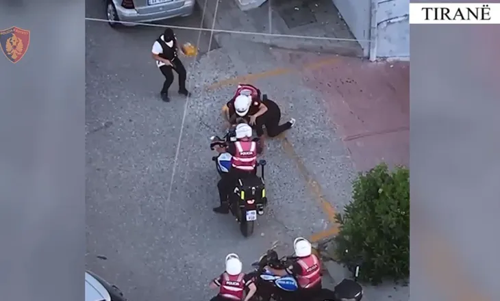 VIDEO / “Ndal, policia!”! Kapet 52-vjeçari që shiste lëndë plasëse, i gjenden 600 gramë tritol gati për shpërthim