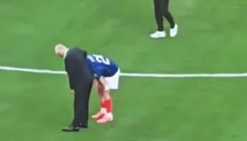 VIDEO/ Nisin krisjet e para te Franca, sulmuesi injoron trajnerin pas fitores me Suedinë