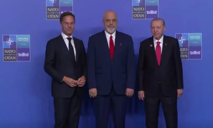 VIDEO / Rama pritet nga Rutte dhe Erdogan në përshëndetjen zyrtare të Krerëve të Shteteve dhe Qeverive