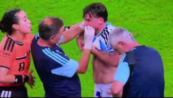VIDEO/ Skandali! Arbitri sigurohej derisa lojtari i Argjentinës të kthehej në fushë, favorizim ndaj ekipit të madh kundër Cape Verde
