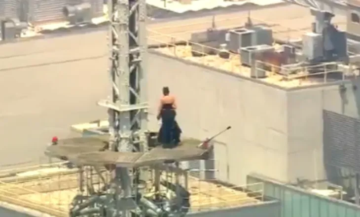 VIDEO/ U ngjitën për paqe… zbritën të fejuar, propozimi i çmendur në 440 metra lartësi