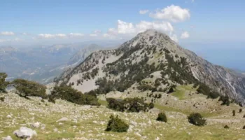 Vlorë/ Turisti polak bllokohet prej 24 orësh në malin e Çikës, pëson dëmtime! Kërkohet ndërhyrje me helikopter