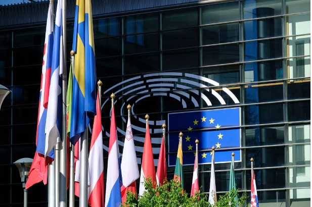 Votimi në Parlamentin Evropian/ Miratohet nisja e negociatave për krijimin e euros digjitale