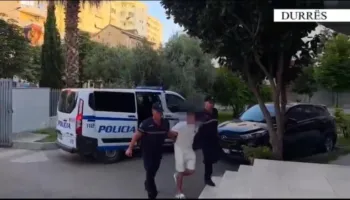 Zbulohet një bazë me arsenal armësh dhe municion, arrestohet 20-vjeçari