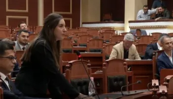 “Zegjine Çaushi pranon blerjen e apartamentit 240 mijë euro: Më shiko në sy Sali…kam lidhur vetëm kontratën