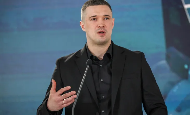 Zelenski shkarkon Ministrin e Mbrojtjes