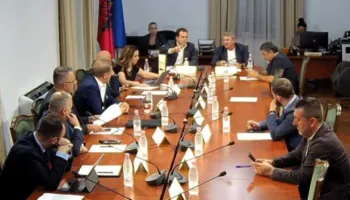 ‘Zgjedhorja’/ PD refuzon seancën dëgjimore me nëndrejtorin e Policisë Bizhga, shtyhet mbledhja