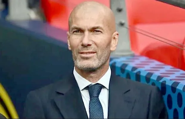 Zinedine Zidane emërohet zyrtarisht në krye të përfaqësueses franceze, kontratë 4-vjeçare për të drejtuar “gjelat”