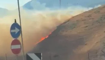 Zjarr në Llaman të Himarës, flakët përfshijnë kodrat e zonës