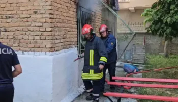 Zjarr në një apartament në Korçë, humb jetën një 74-vjeçar