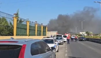 Zjarr në një fabrikë me materiale piroteknike në Shkozet