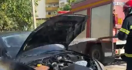 Zjarr pranë nënstacionit elektrik në Lushnjë, shkrumbohet një automjet
