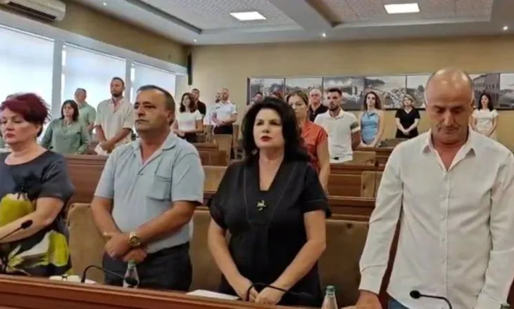 Zjarri i merr jetën nënës dhe dy fëmijëve/ Këshilli Bashkiak Shkodër mban 1 minutë heshtjeje!