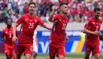 Zvicra mposht bindshëm Algjerinë dhe kualifikohet për fazën e 1/8 së finales të Kupës së Botës