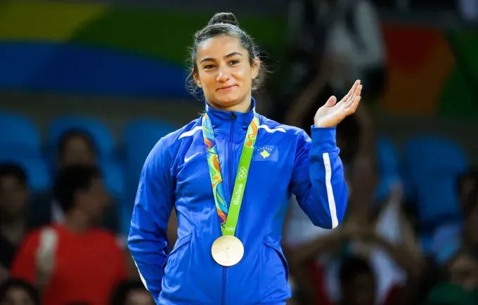 10 vjet më parë Majlinda Kelmendi solli medaljen e parë të artë olimpike për shqiptarët