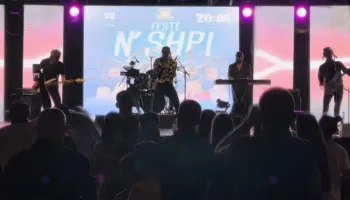 25 vjet më pas, “Djemtë e Detit” rikthehen në Lezhë me një natë kushtuar muzikës dhe kujtimeve